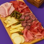 Planche "mixte" avec une sélection de charcuteries fines et de fromages